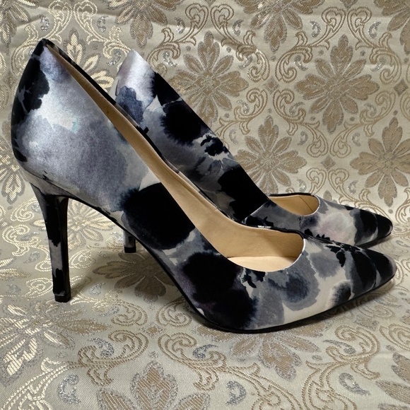 Nine West heels - Picture 1 of 5